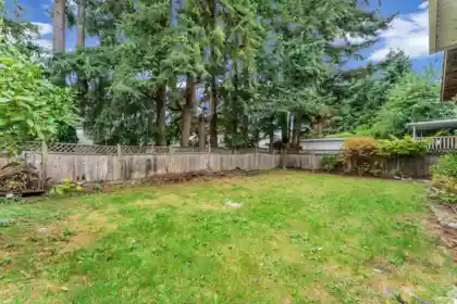 Garden / Landscaping Photo of 11876 82a Avenue, Delta, BC