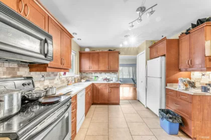 Kitchen Island Photo of 11876 82a Avenue, Delta, BC