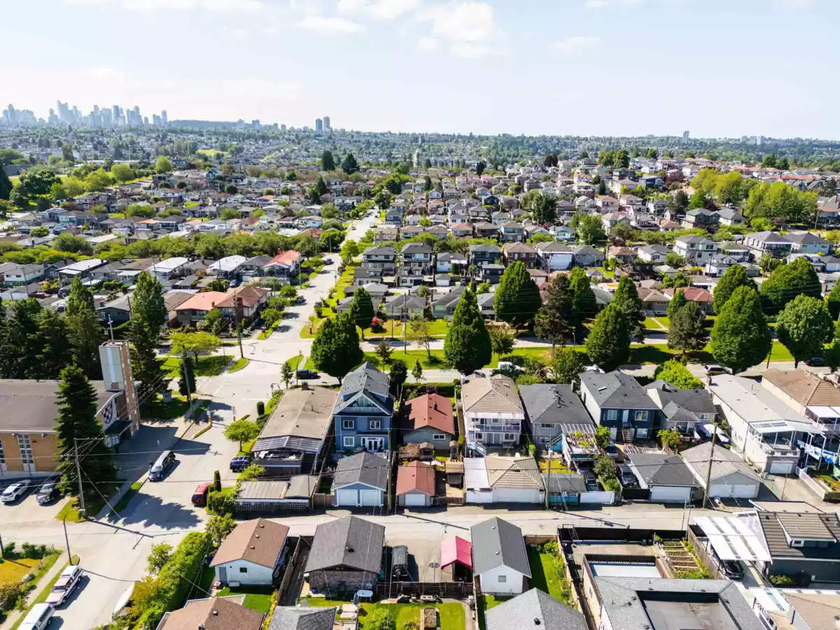 Entry Foyer Photo of 3089 E 1st Avenue, Vancouver, BC