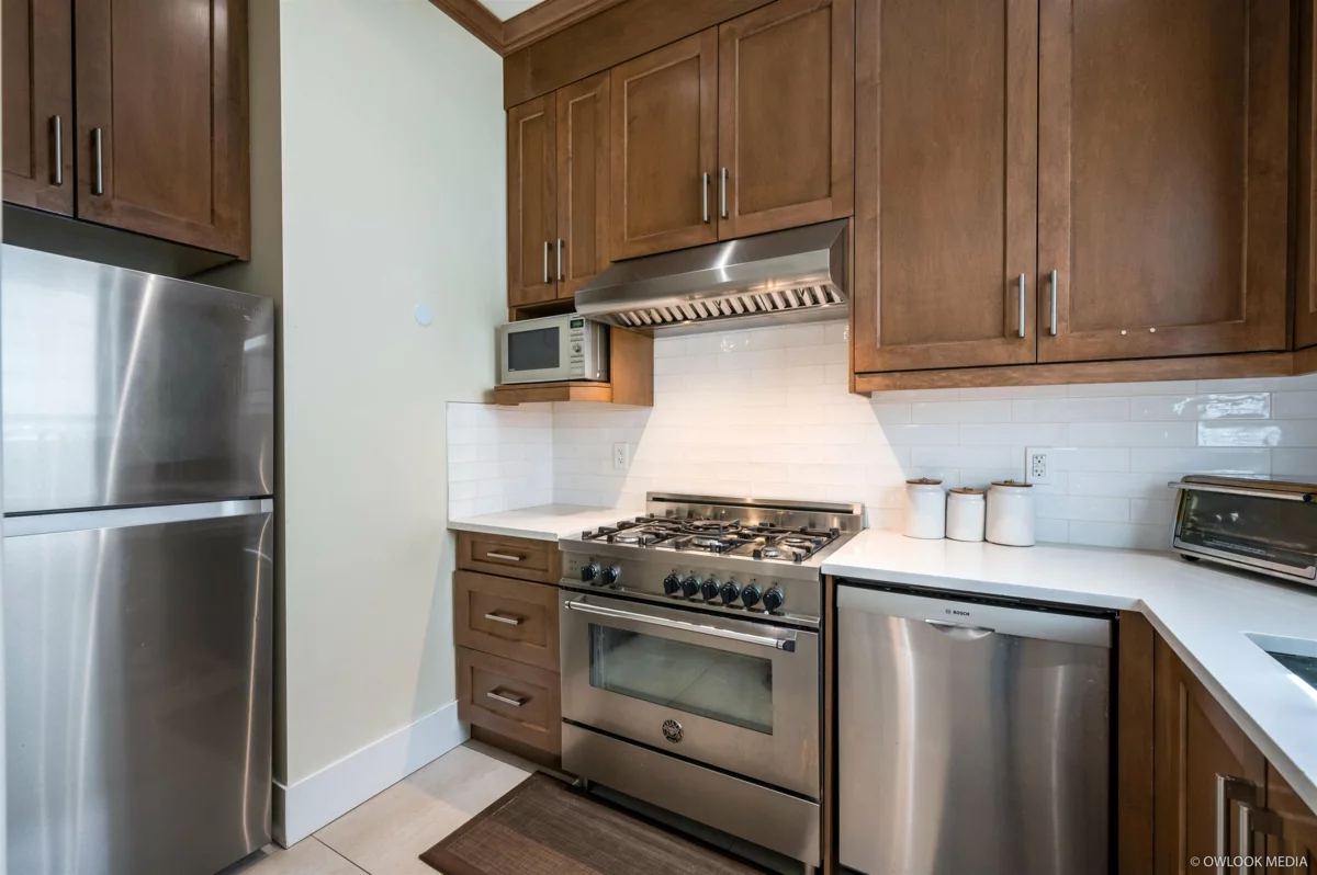 Breakfast Nook Photo of 12901 92a Avenue, Surrey, BC