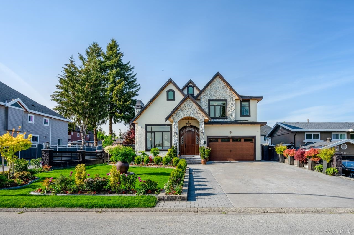 Exterior Front Photo of 12901 92a Avenue, Surrey, BC