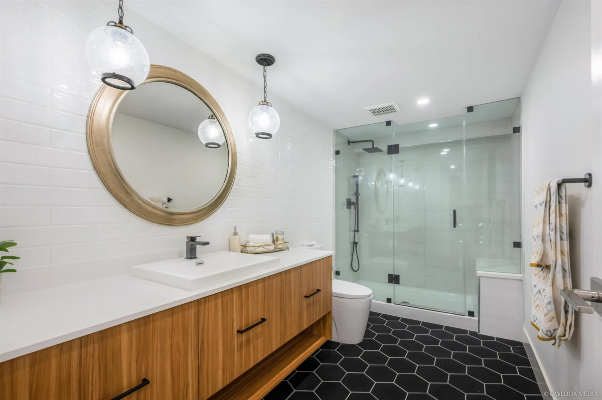 Hallway Photo of 12901 92a Avenue, Surrey, BC