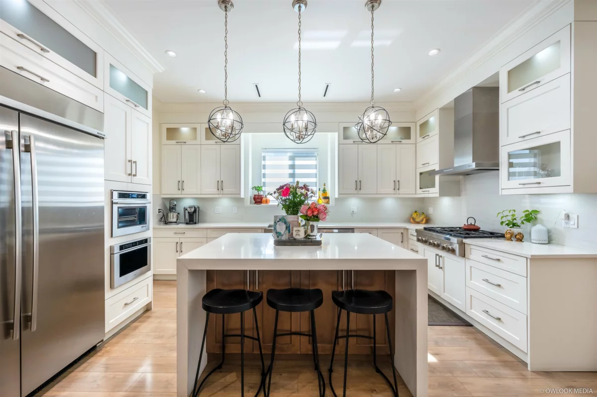 Kitchen Island Photo of 12901 92a Avenue, Surrey, BC