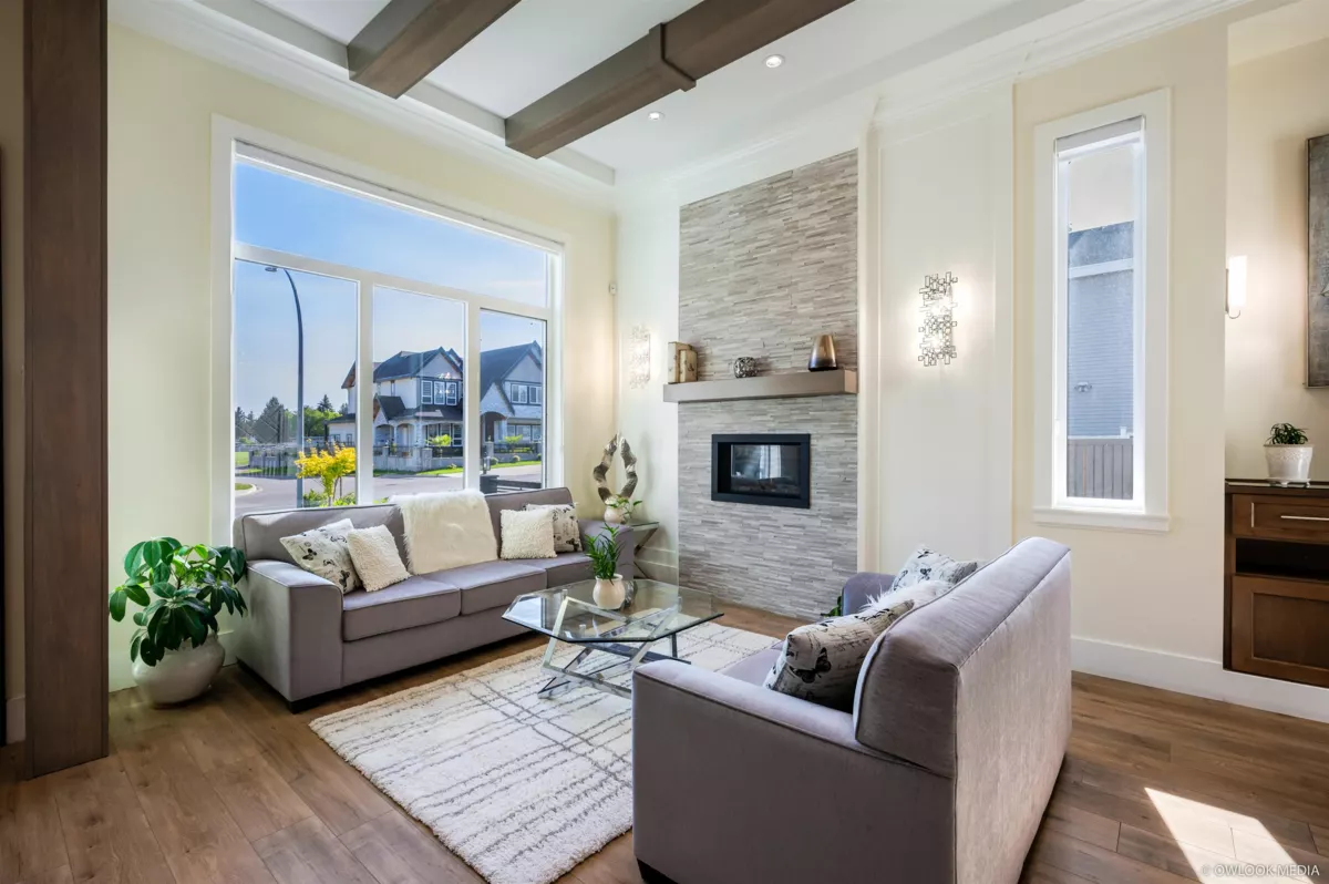 Living Room Photo of 12901 92a Avenue, Surrey, BC