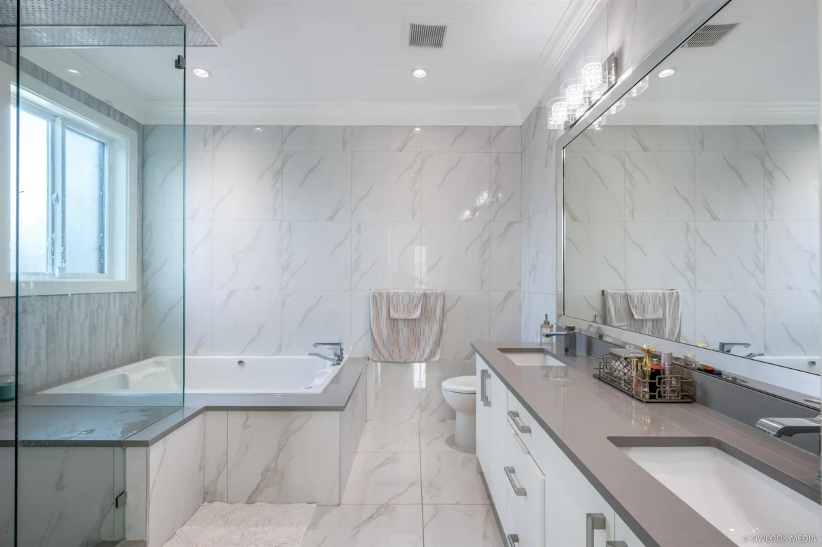 Powder Room Photo of 12901 92a Avenue, Surrey, BC