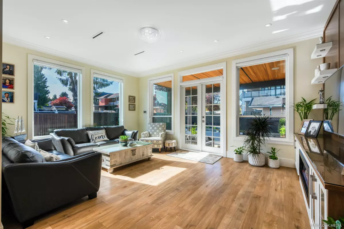 Primary Bathroom Photo of 12901 92a Avenue, Surrey, BC