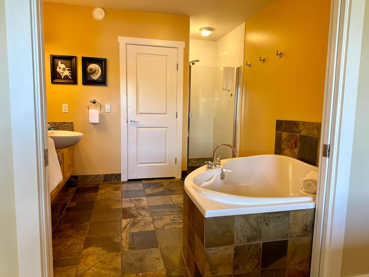 Guest Bathroom Photo of 21A 12849 Lagoon Road, Madeira Park, BC