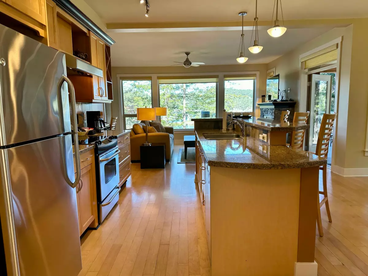 Primary Bathroom Photo of 21A 12849 Lagoon Road, Madeira Park, BC