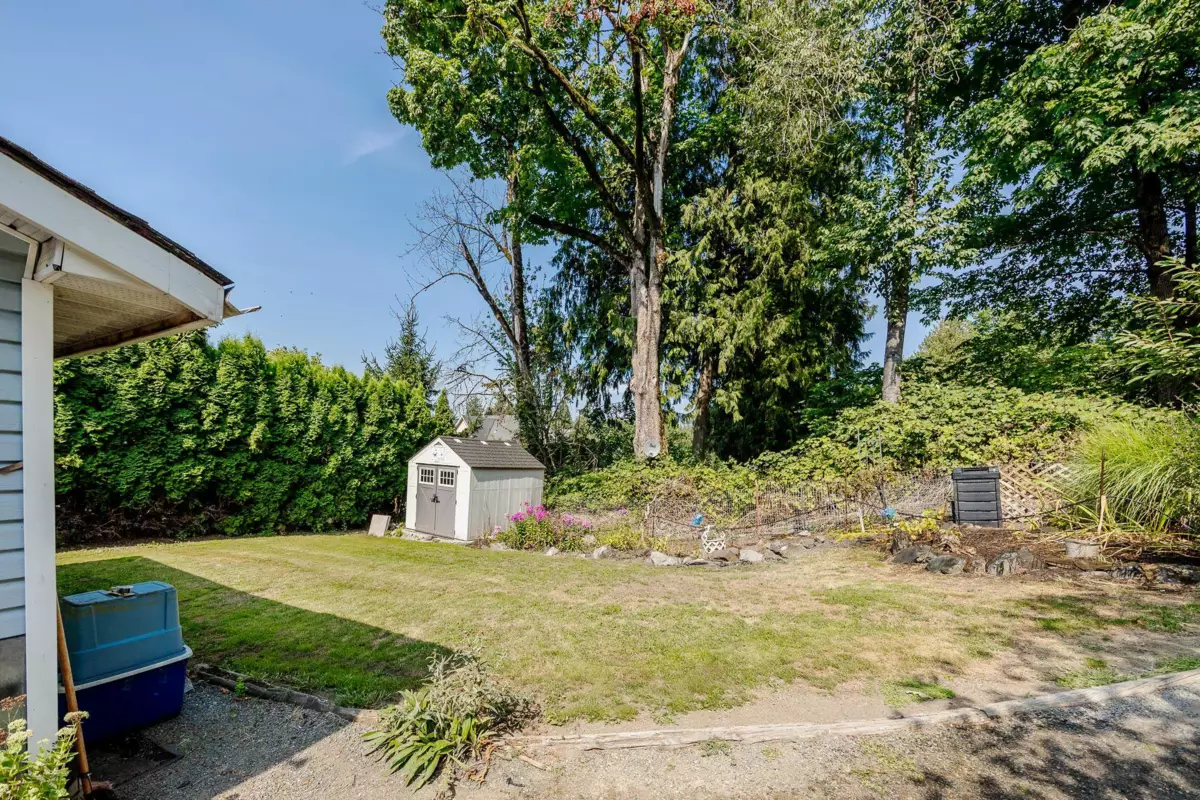 Entry Foyer Photo of 52975 Yale Road, Rosedale, BC