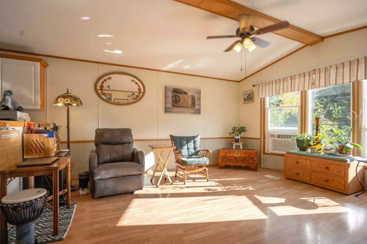 Family Room Photo of 52975 Yale Road, Rosedale, BC