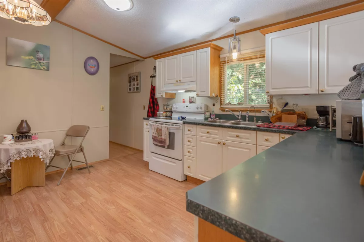 Kitchen Island Photo of 52975 Yale Road, Rosedale, BC