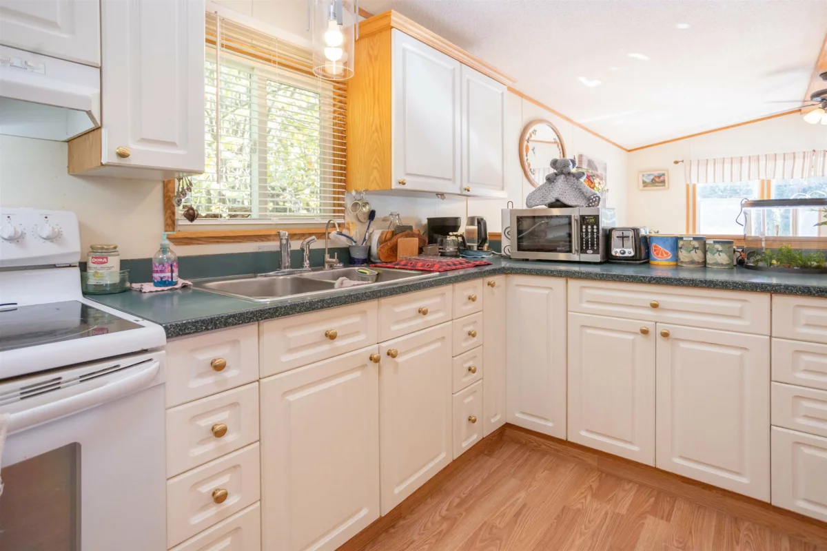 Kitchen Photo of 52975 Yale Road, Rosedale, BC