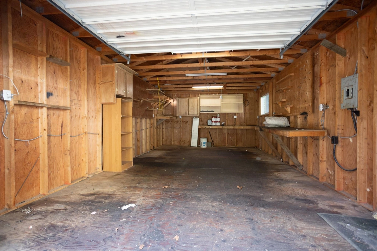 Laundry Room Photo of 52975 Yale Road, Rosedale, BC
