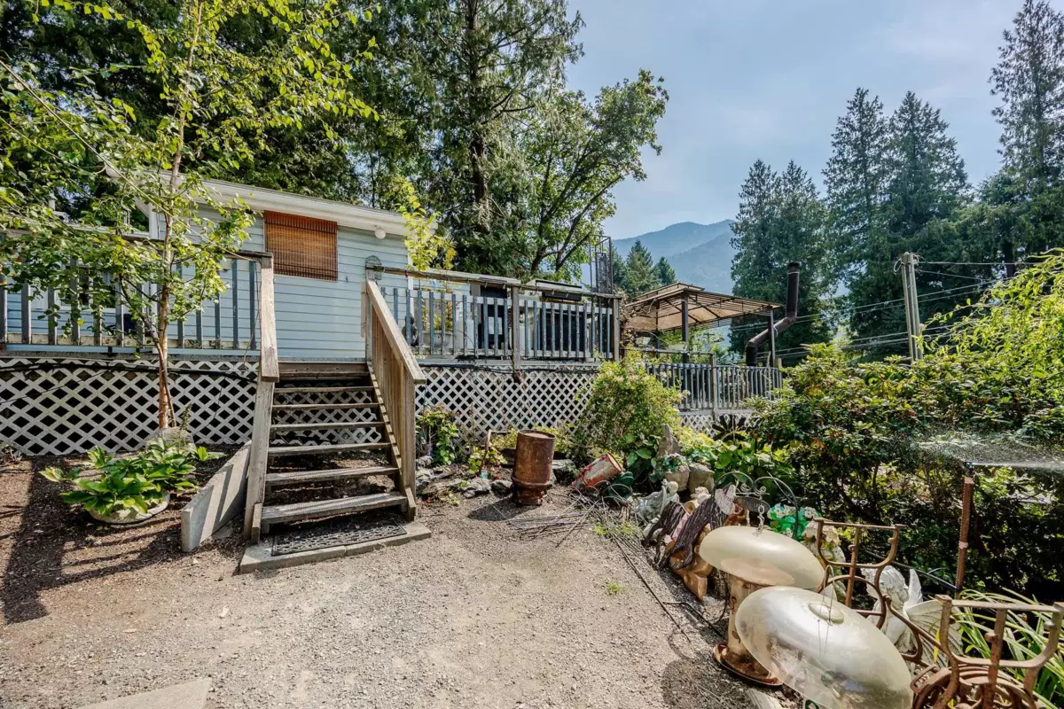 Living Room Photo of 52975 Yale Road, Rosedale, BC
