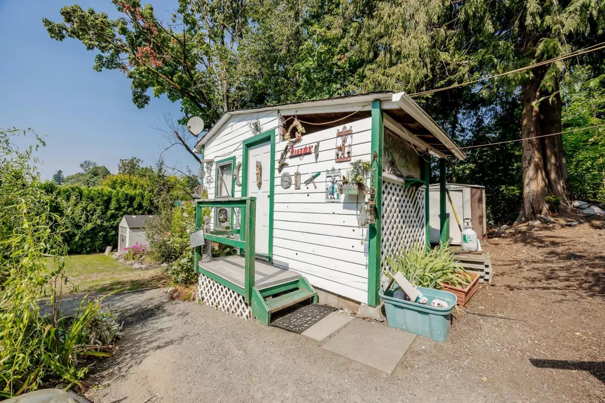 Powder Room Photo of 52975 Yale Road, Rosedale, BC