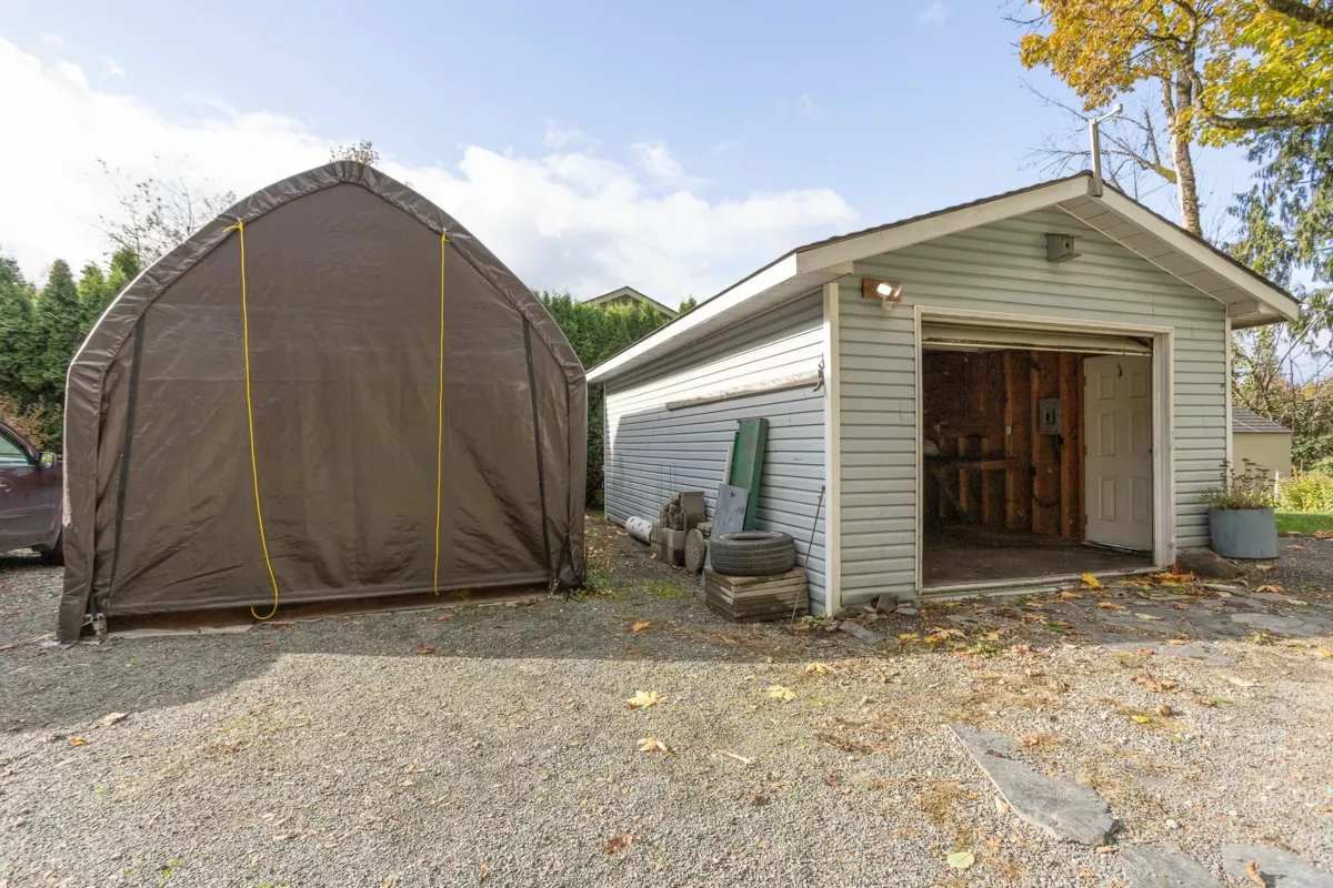 Staircase Photo of 52975 Yale Road, Rosedale, BC