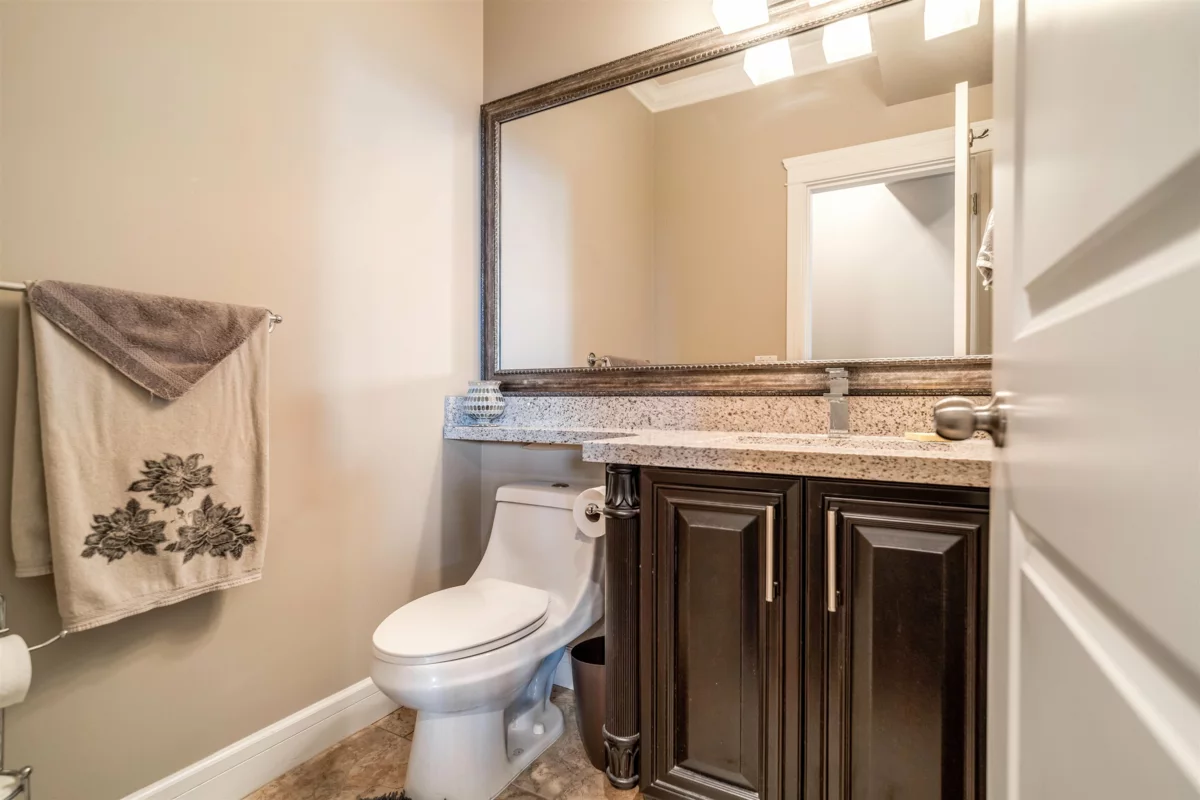 Basement Recreation Room Photo of 18933 55 Avenue, Surrey, BC