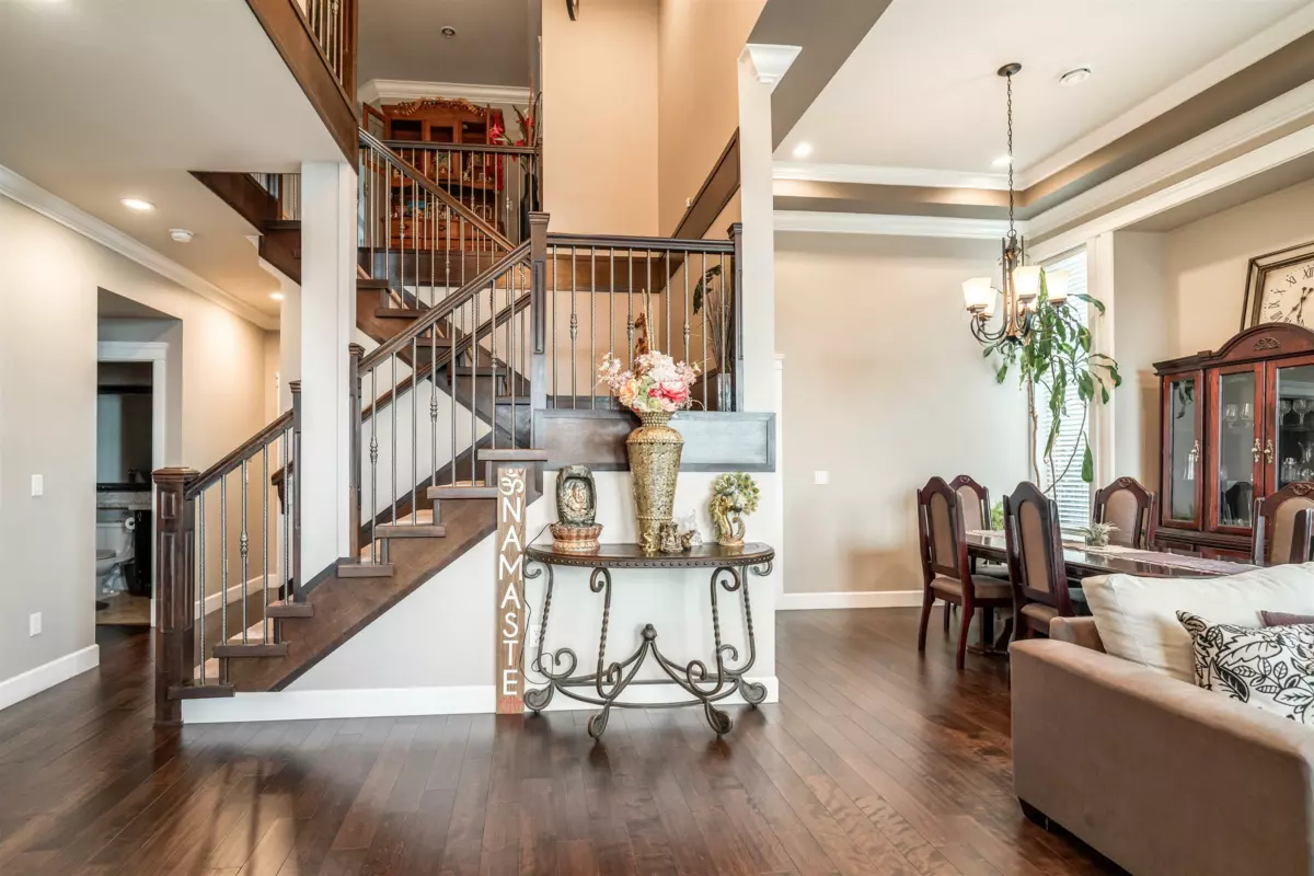 Kitchen Photo of 18933 55 Avenue, Surrey, BC