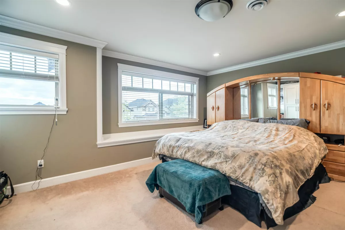 Mudroom Photo of 18933 55 Avenue, Surrey, BC