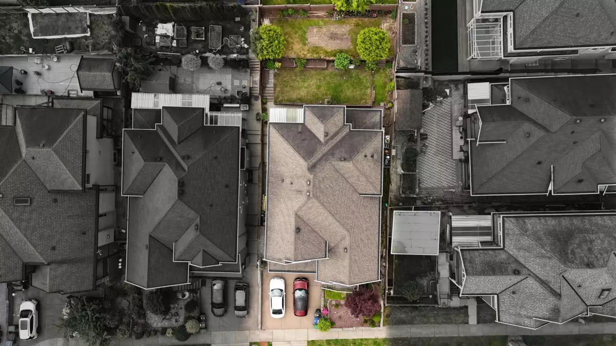 Swimming Pool Photo of 18933 55 Avenue, Surrey, BC