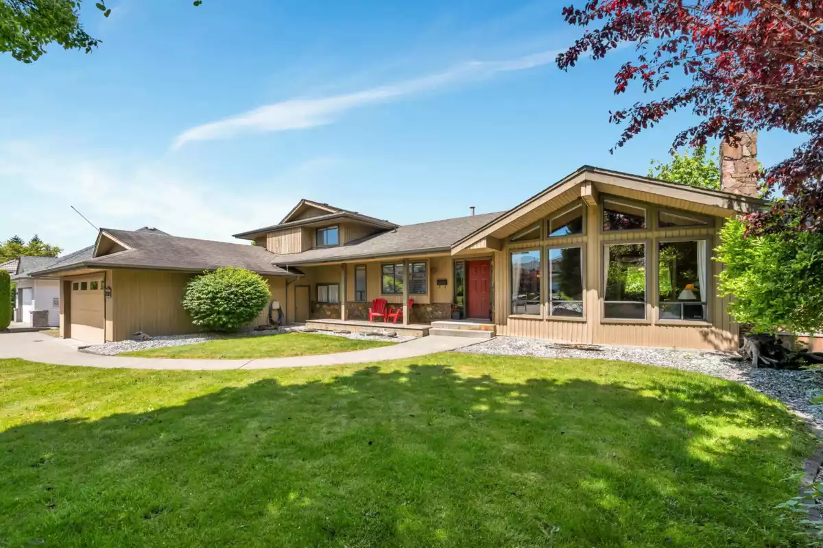 Exterior Front Photo of 21761 49a Avenue, Langley, BC