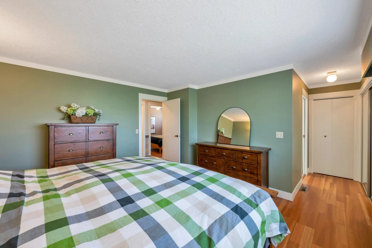 Guest Bathroom Photo of 21761 49a Avenue, Langley, BC