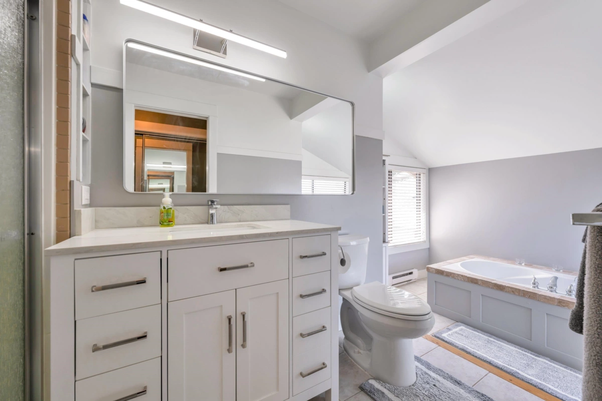 Laundry Room Photo of 21761 49a Avenue, Langley, BC