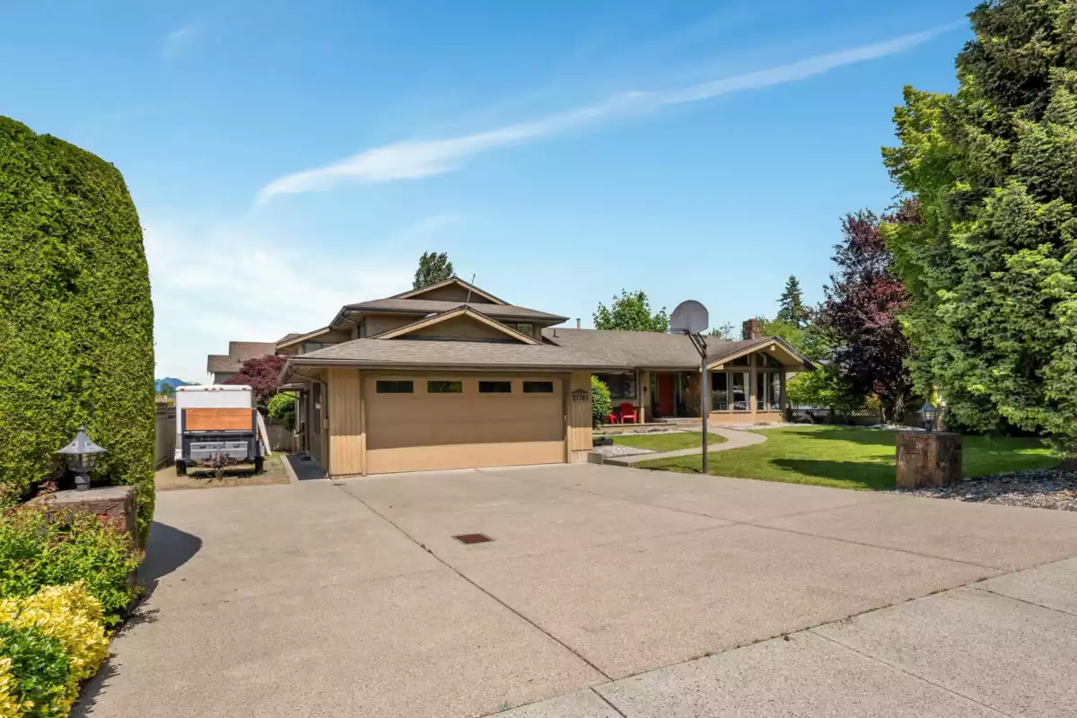 Primary Bathroom Photo of 21761 49a Avenue, Langley, BC