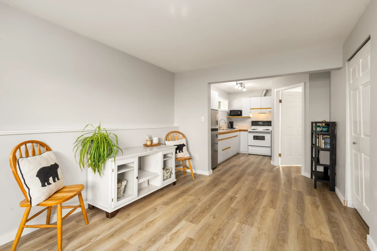 Entry Foyer Photo of 7386 Laurel Street, Pemberton, BC