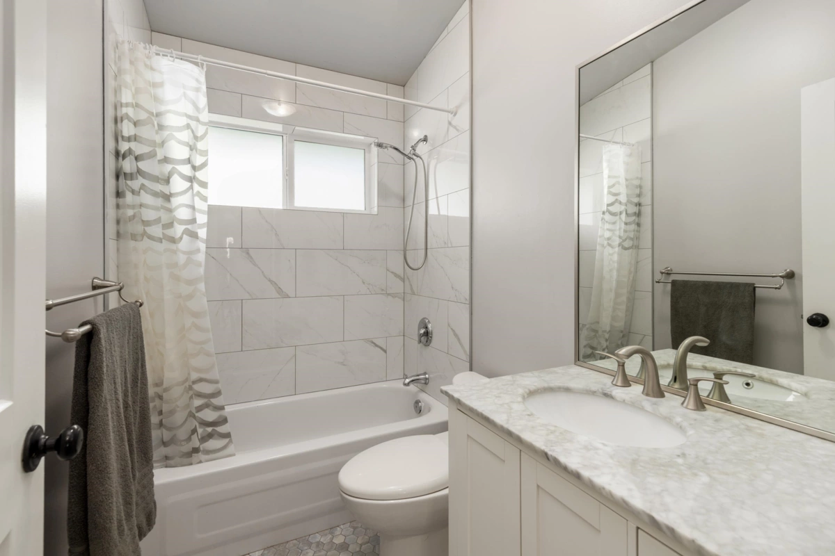 Garage Interior Photo of 7386 Laurel Street, Pemberton, BC