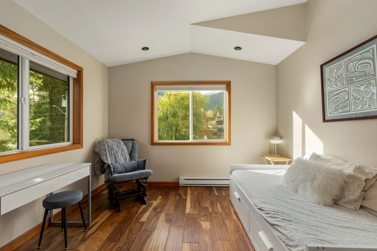Guest Bathroom Photo of 7386 Laurel Street, Pemberton, BC