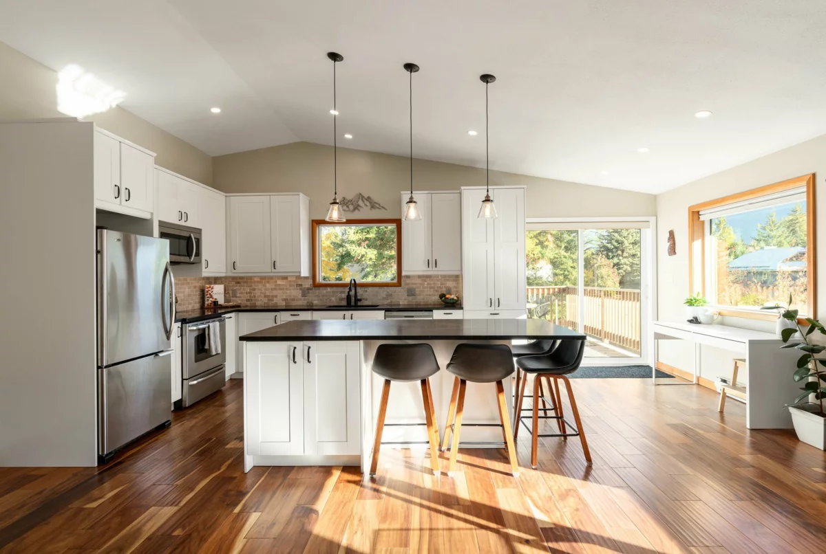 Kitchen Photo of 7386 Laurel Street, Pemberton, BC