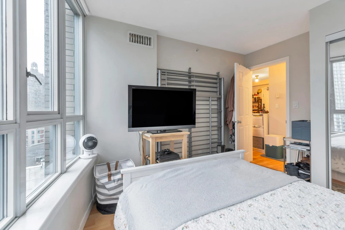 Bedroom 3 Photo of 1501 63 Keefer Place, Vancouver, BC