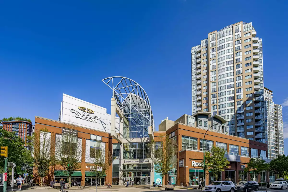 Garden / Landscaping Photo of 1501 63 Keefer Place, Vancouver, BC