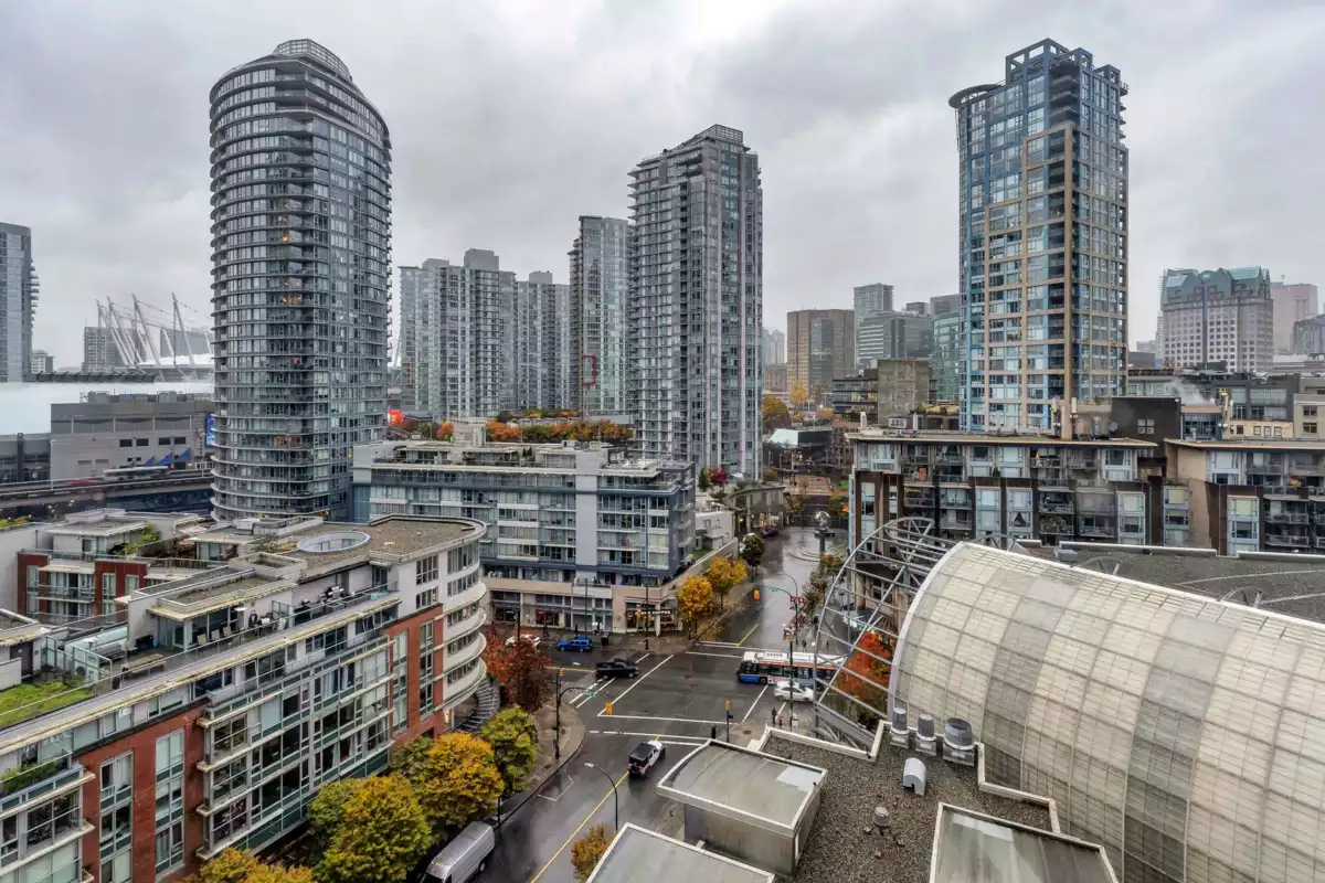 Swimming Pool Photo of 1501 63 Keefer Place, Vancouver, BC