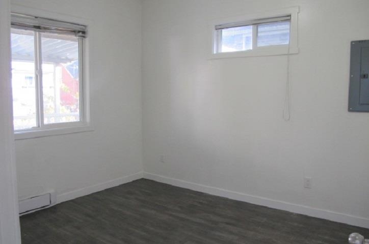Kitchen Island Photo of 4313 Miller Street, Vancouver, BC