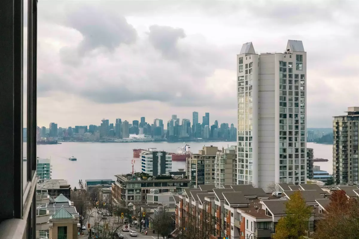 Dining Area Photo of 705 444 Lonsdale Avenue, North Vancouver, BC