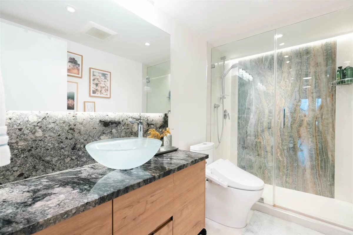 Primary Bathroom Photo of 705 444 Lonsdale Avenue, North Vancouver, BC