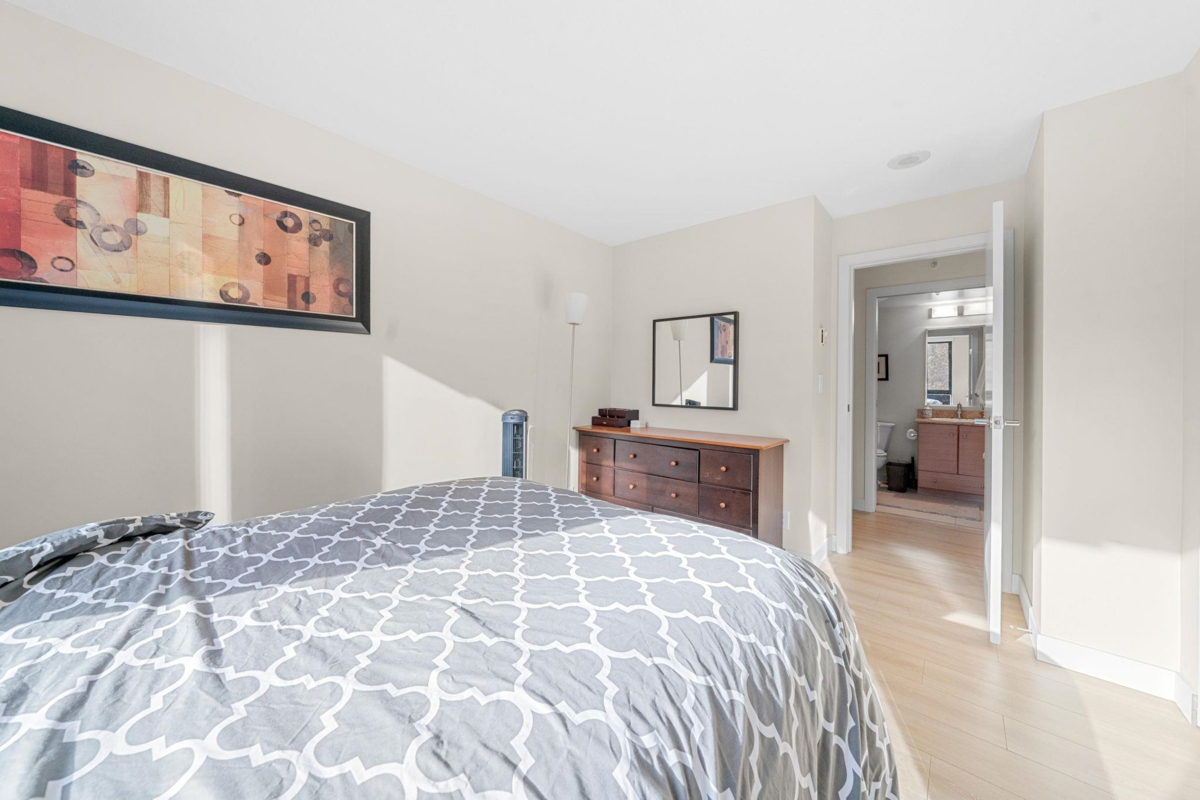 Basement Recreation Room Photo of 502 909 Mainland Street, Vancouver, BC