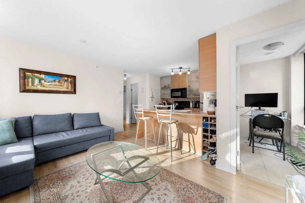 Guest Bathroom Photo of 502 909 Mainland Street, Vancouver, BC