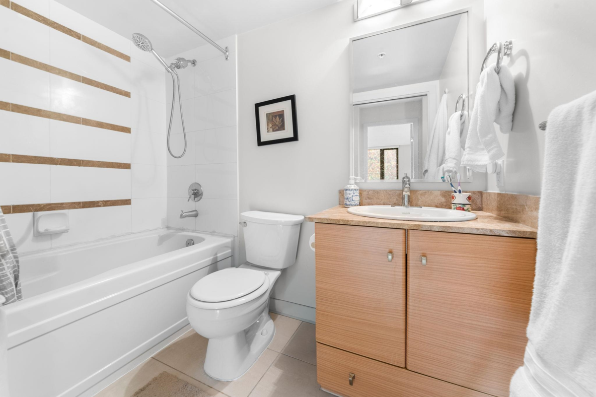 Laundry Room Photo of 502 909 Mainland Street, Vancouver, BC