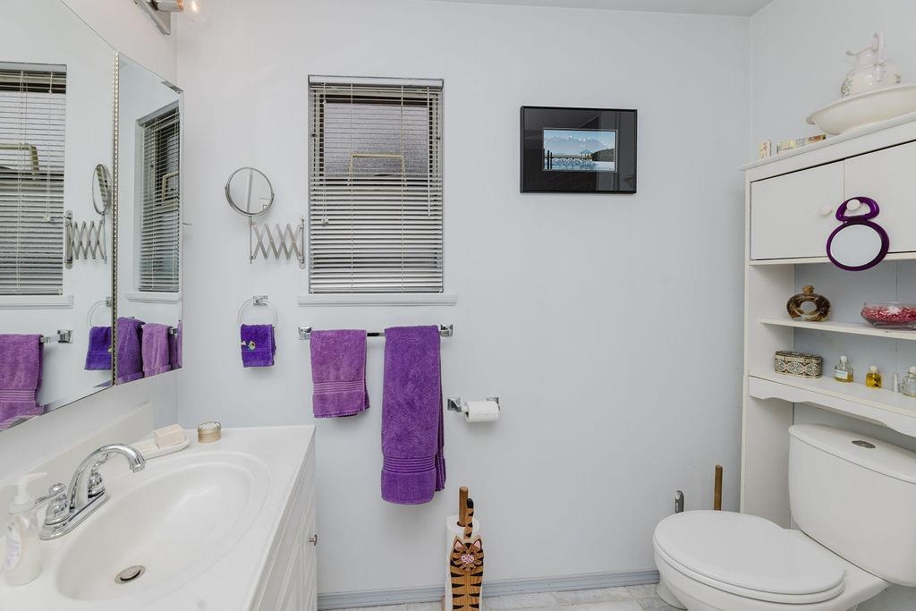 Bedroom 2 Photo of 740 Hillcrest Road, Gibsons, BC