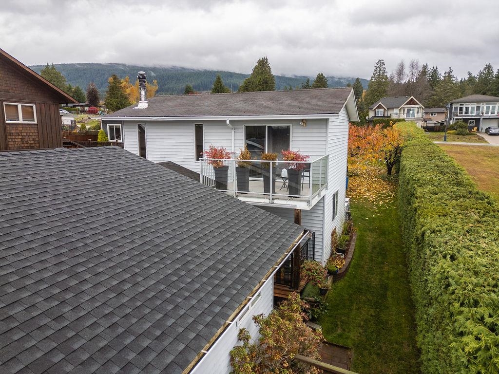Dining Area Photo of 740 Hillcrest Road, Gibsons, BC