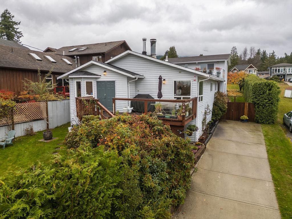 Exterior Front Photo of 740 Hillcrest Road, Gibsons, BC