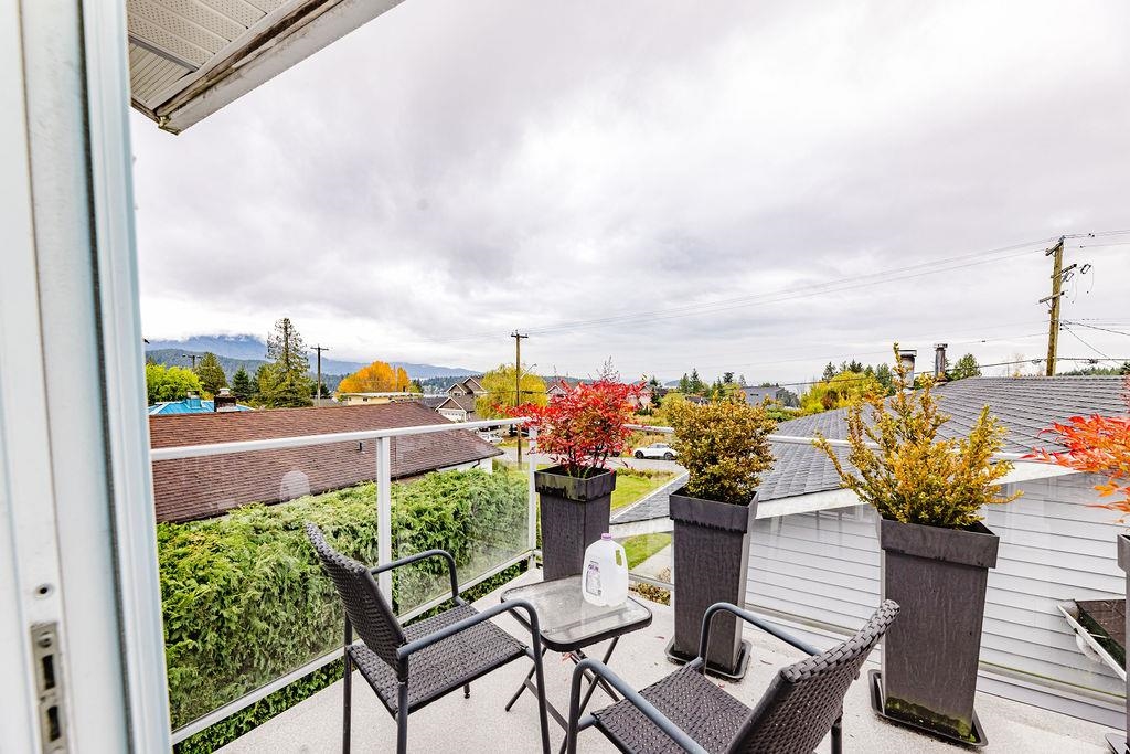 Laundry Room Photo of 740 Hillcrest Road, Gibsons, BC