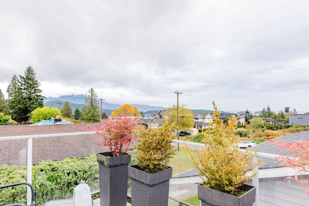 Mudroom Photo of 740 Hillcrest Road, Gibsons, BC