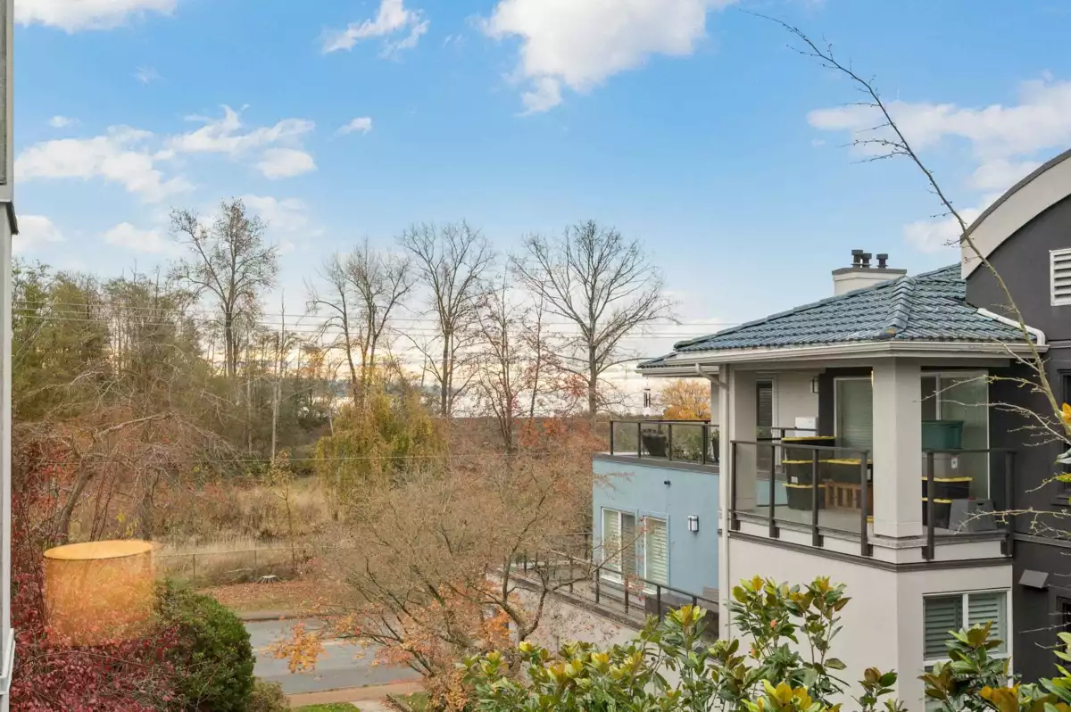 Basement Recreation Room Photo of 307 15941 Marine Drive, White Rock, BC