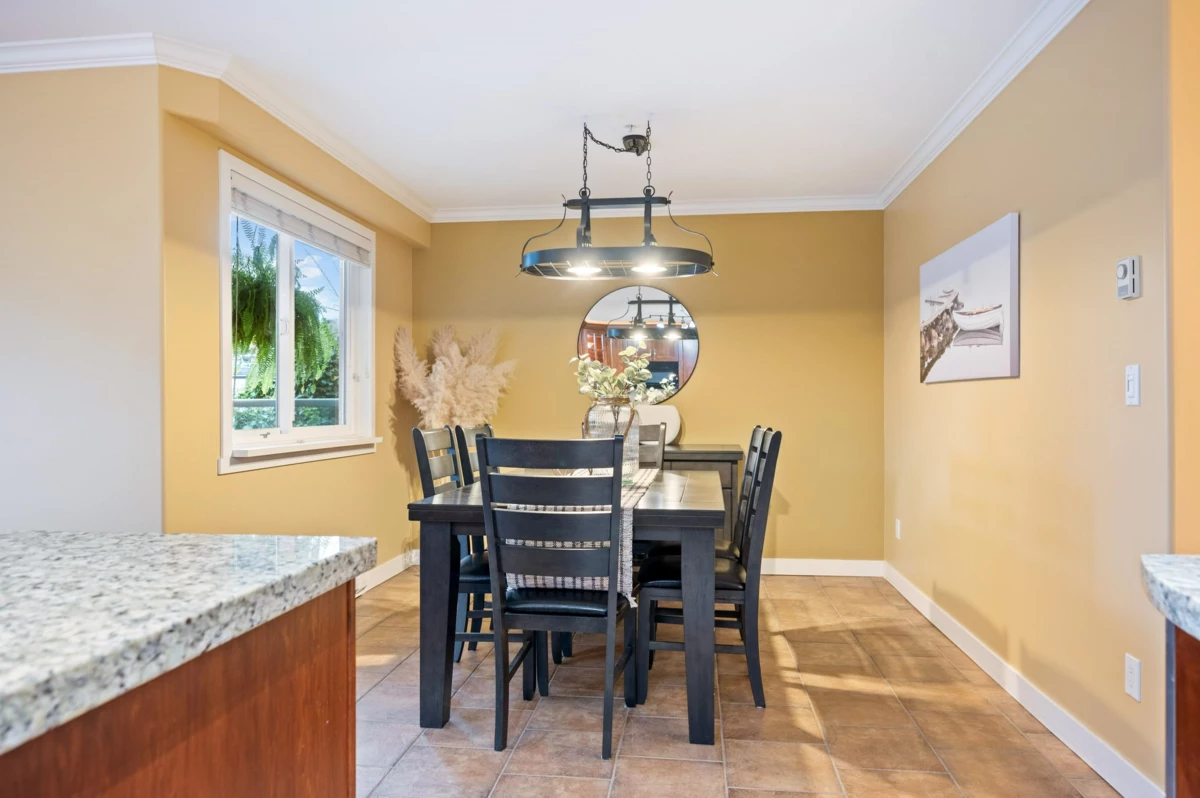 Bedroom 2 Photo of 307 15941 Marine Drive, White Rock, BC