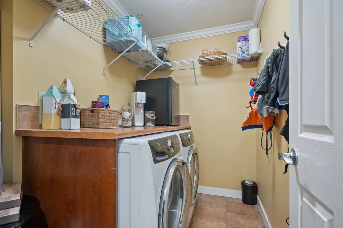 Front Yard Photo of 307 15941 Marine Drive, White Rock, BC