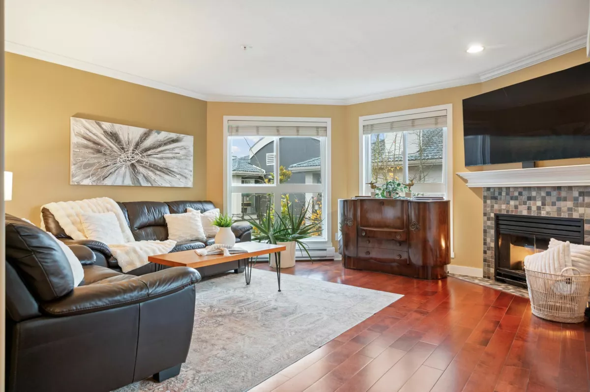 Guest Bathroom Photo of 307 15941 Marine Drive, White Rock, BC